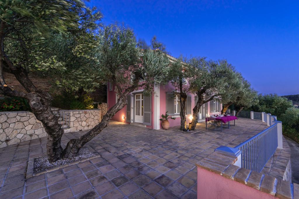 Villa Oliva, In A Serene Location & Private Pool, By Zantewize Akrotiri  Bagian luar foto