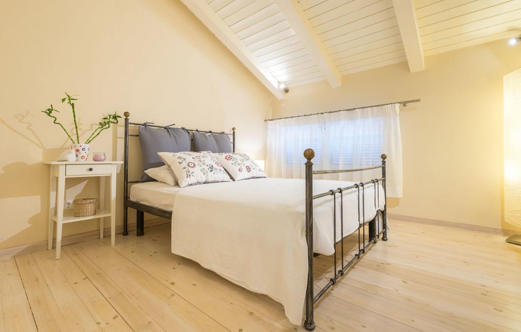 Villa Oliva, In A Serene Location & Private Pool, By Zantewize Akrotiri  Bagian luar foto
