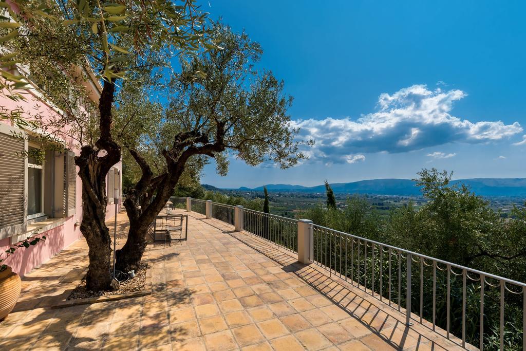 Villa Oliva, In A Serene Location & Private Pool, By Zantewize Akrotiri  Bagian luar foto