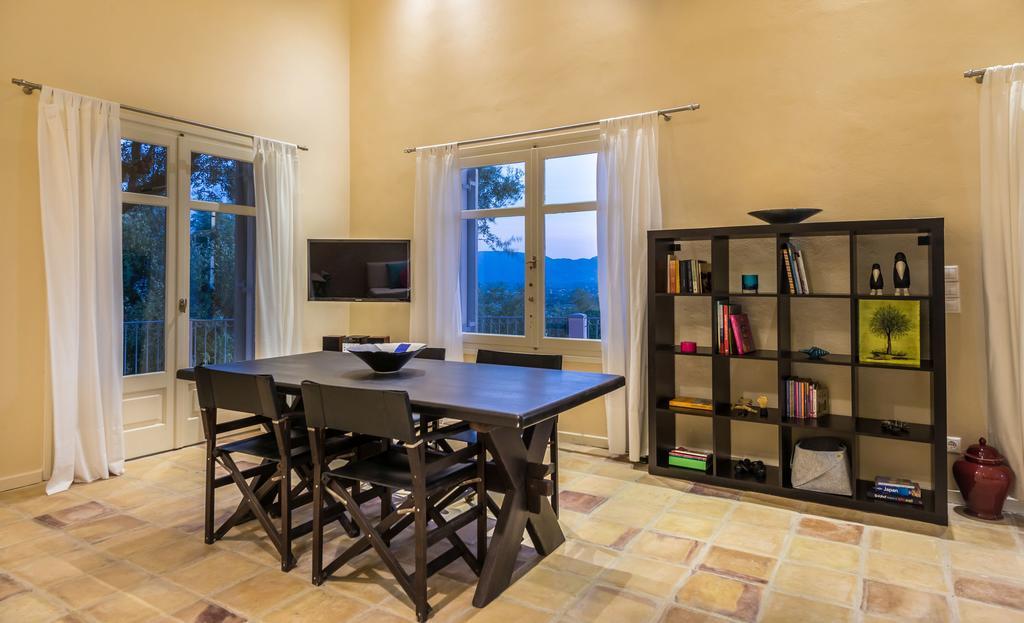 Villa Oliva, In A Serene Location & Private Pool, By Zantewize Akrotiri  Bagian luar foto